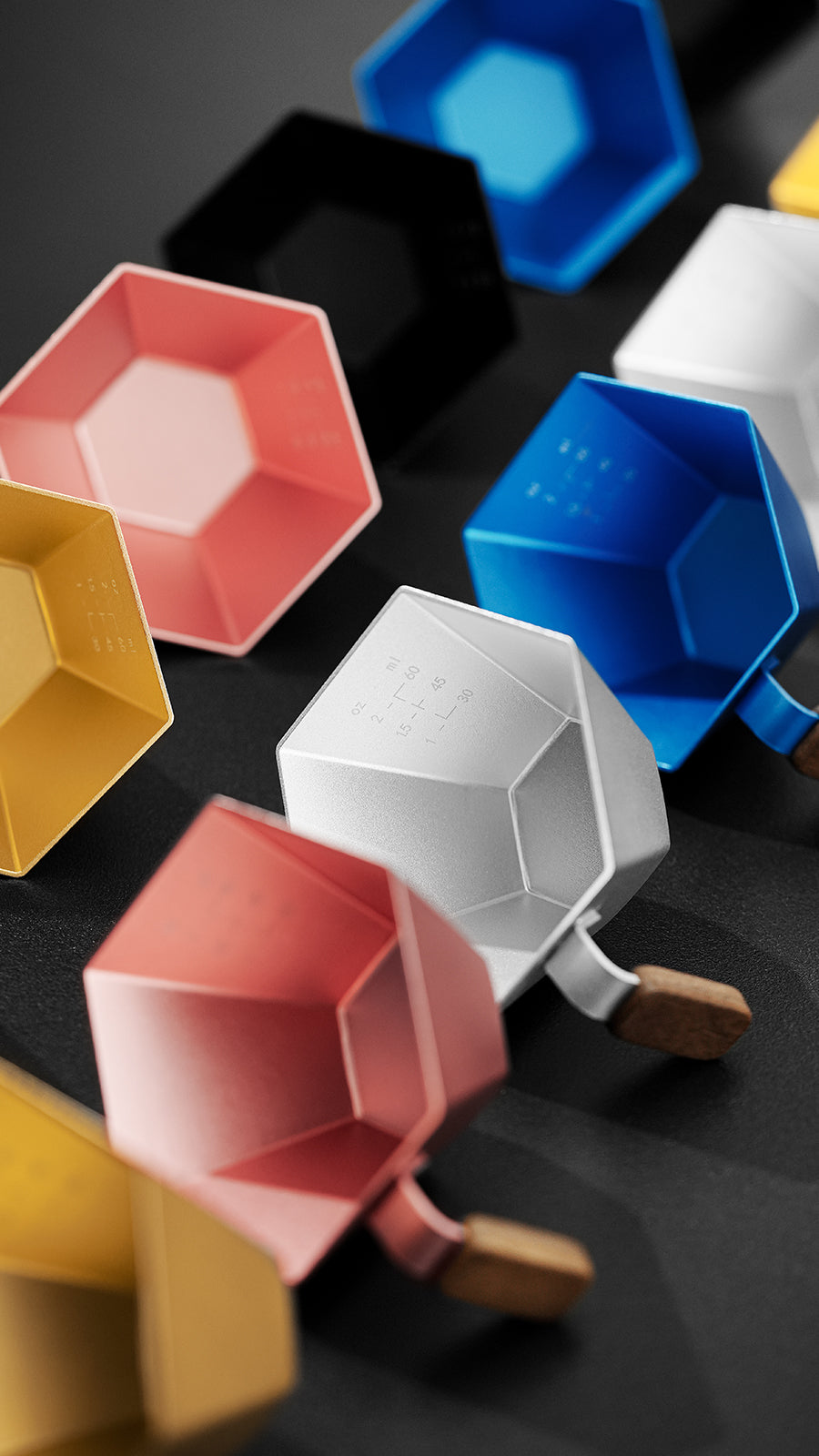 MHW-3BOMBER Prism Measuring Cup - Silver