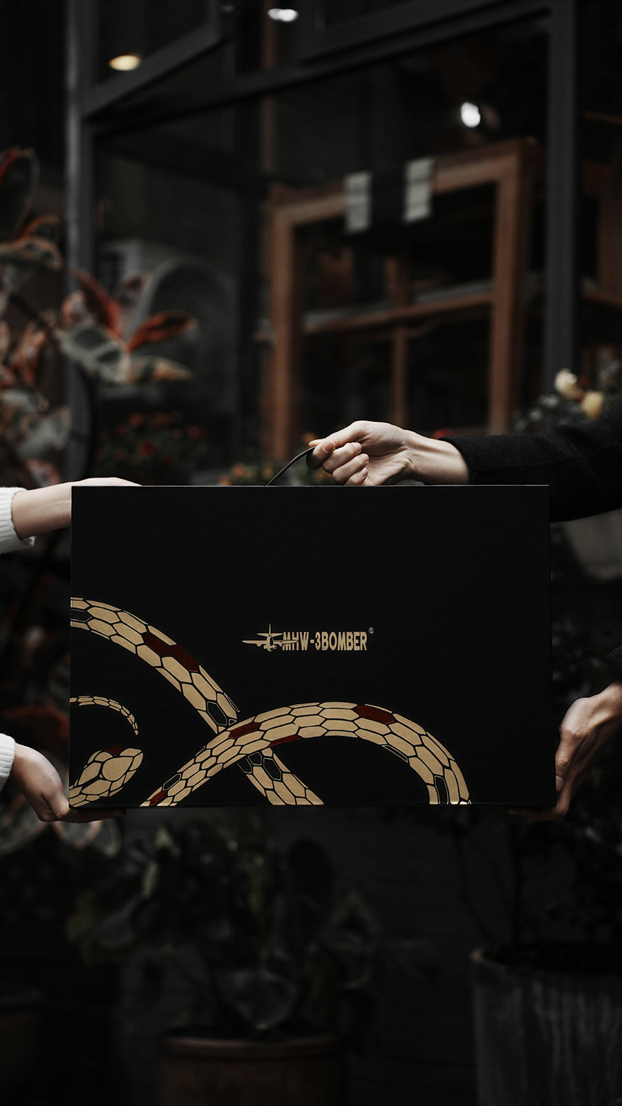 MHW-3BOMBER Serpent Collection Pour Over Coffee Gift Box