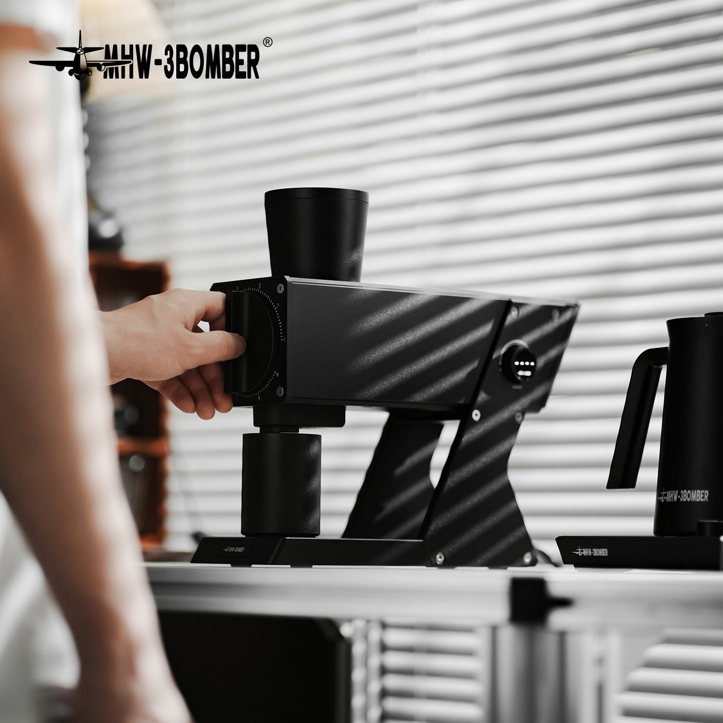 MHW-3BOMBER F74 Navigator Electric Coffee Grinder - White