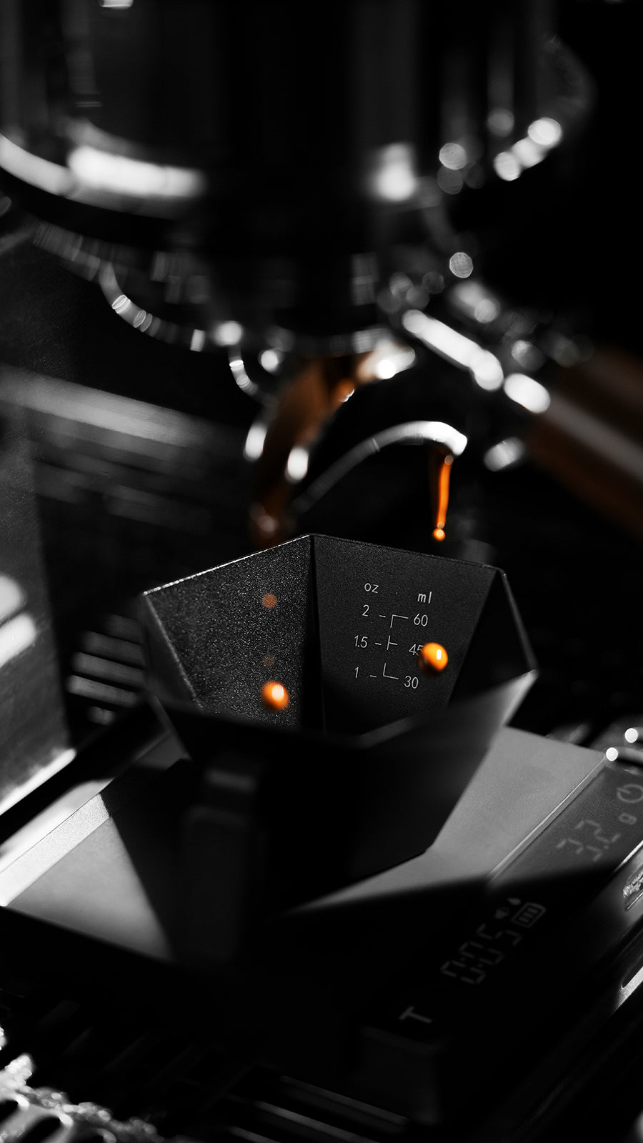 MHW-3BOMBER Prism Measuring Cup - Silver