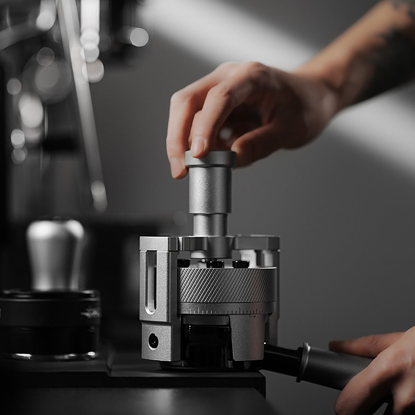 MHW SE Pro Needle Distributor- Obsidian Black - 58mm