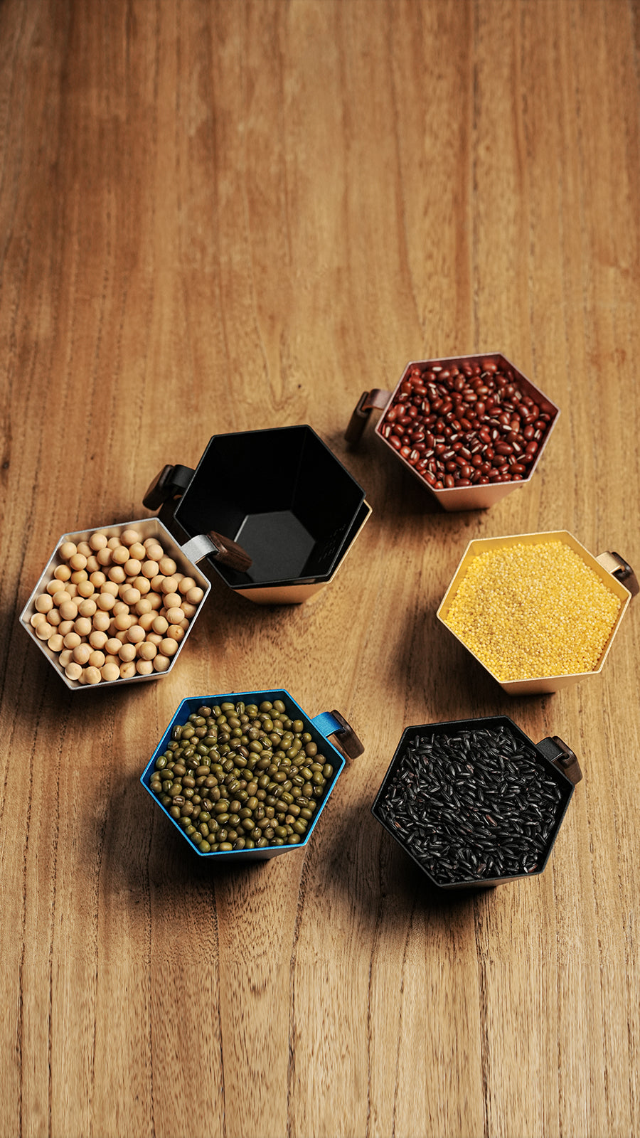 MHW-3BOMBER Prism Measuring Cup - Silver