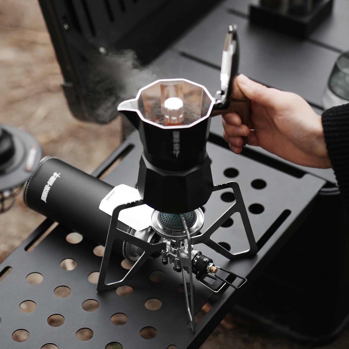 MHW-3BOMBER MET Outdoor Cassette Stove