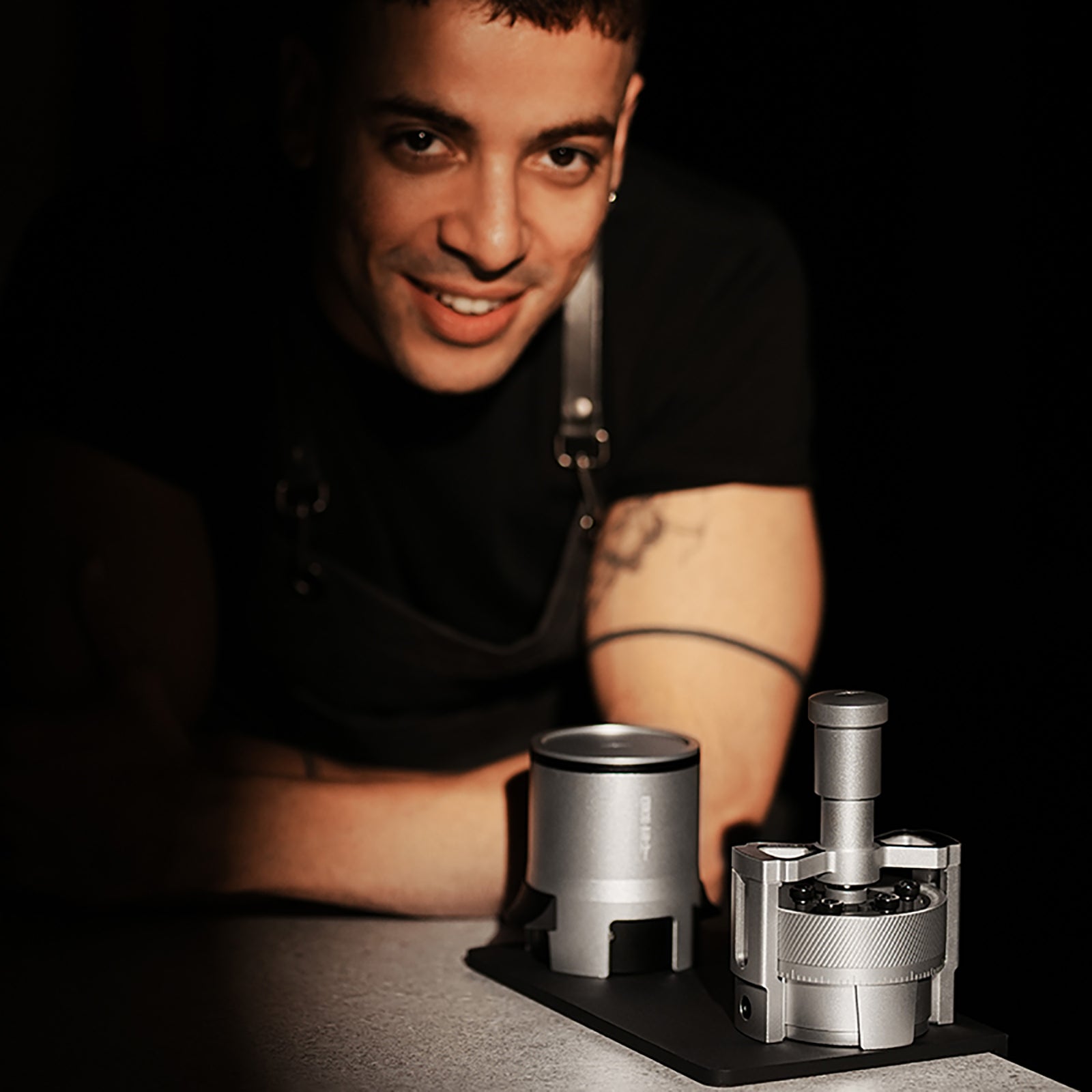MHW-3BOMBER SE Pro - Espresso Shaker Funnel - Black