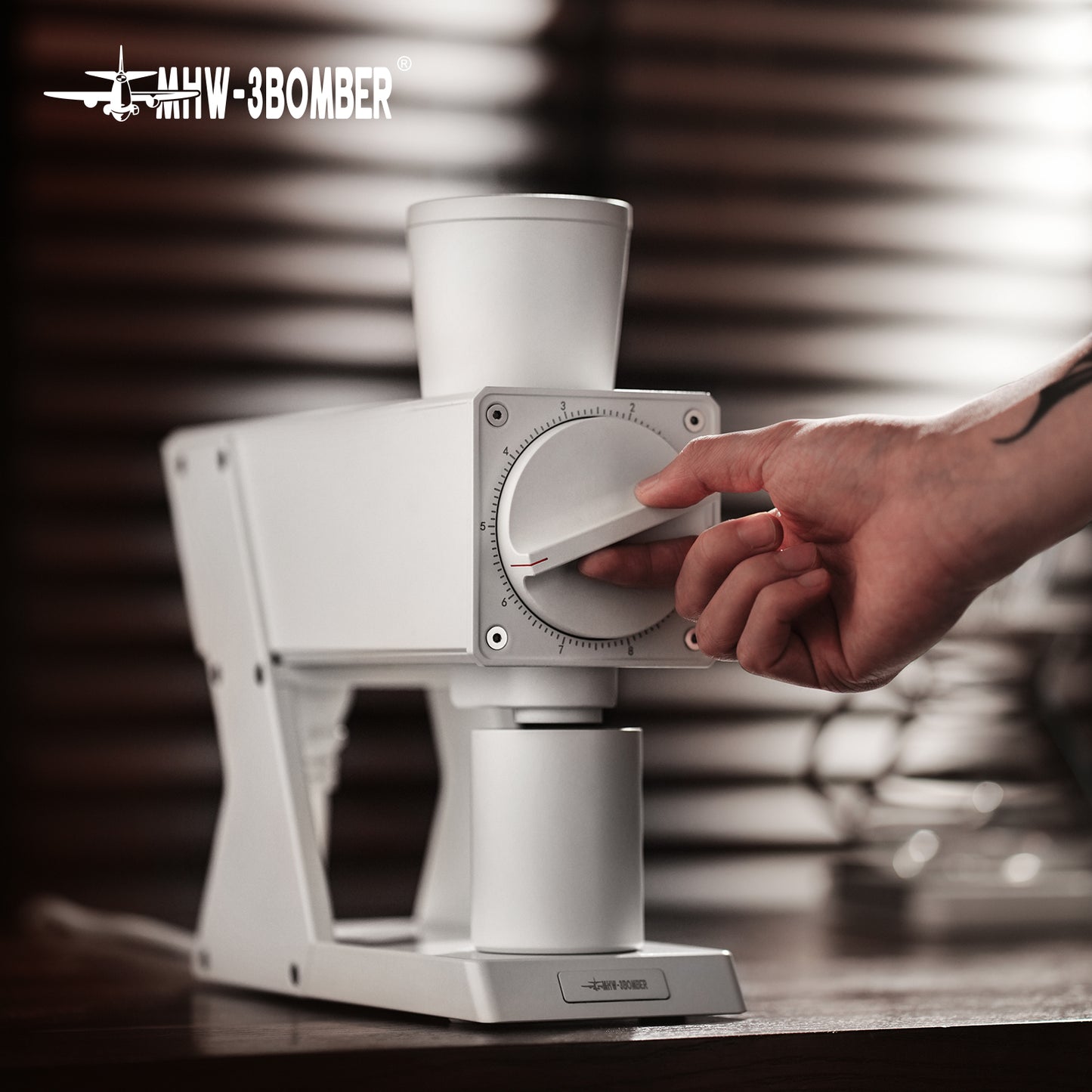 MHW-3BOMBER F74 Navigator Electric Coffee Grinder - White