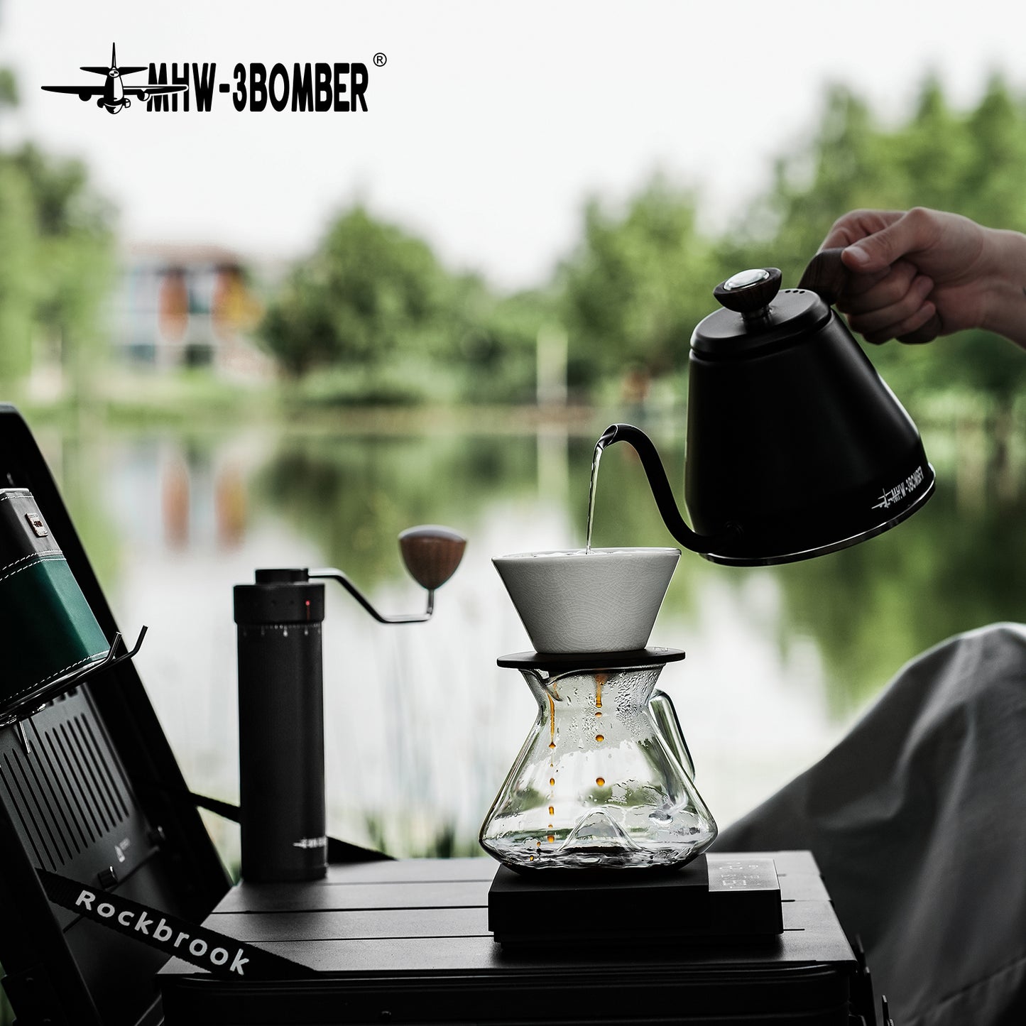 MHW-3BOMBER Hill Coffee Server