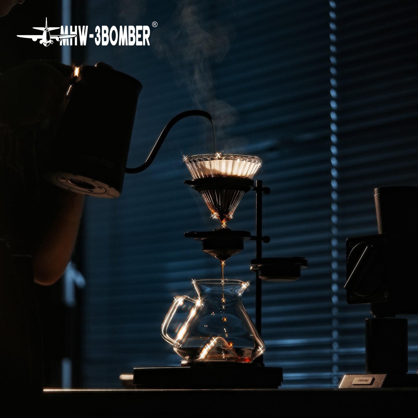 MHW-3BOMBER Hill Coffee Server