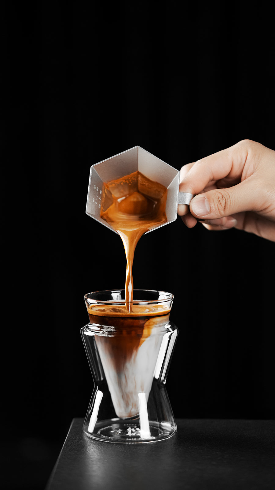 MHW-3BOMBER Prism Measuring Cup - Silver