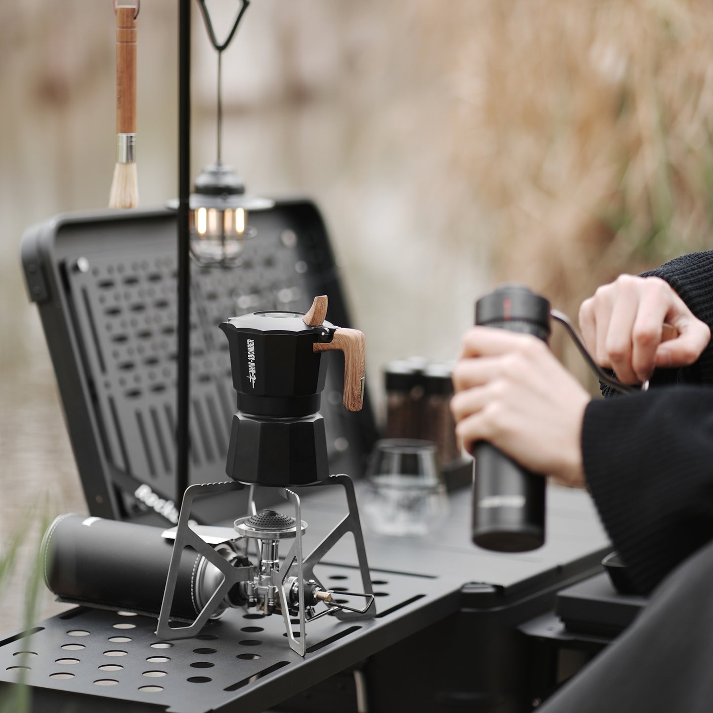 MHW-3BOMBER MET Outdoor Cassette Stove