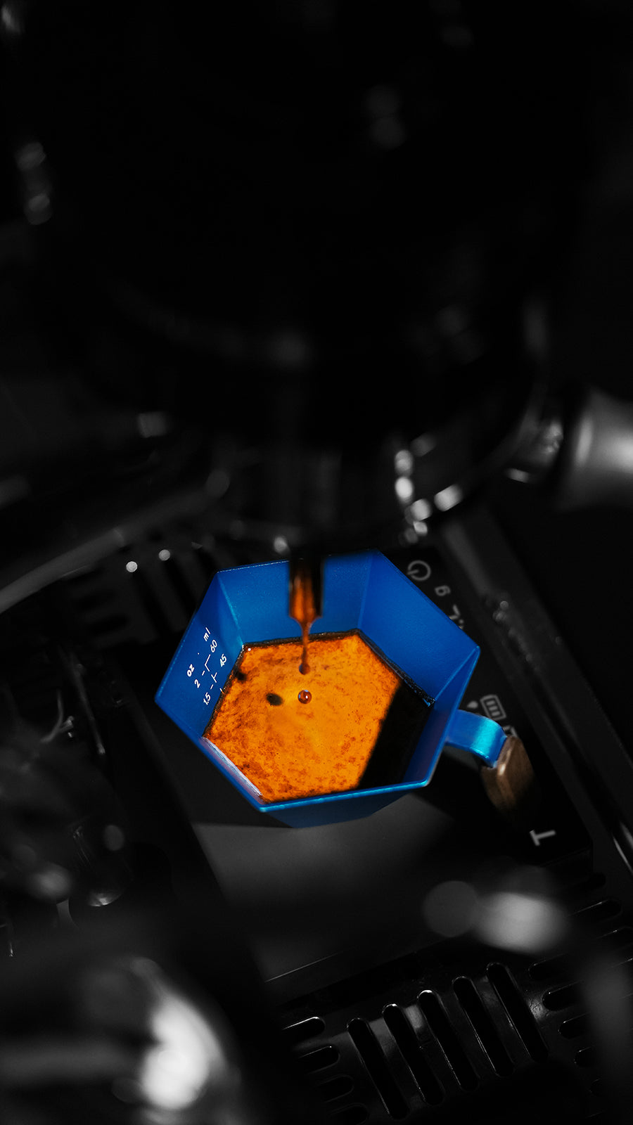 MHW-3BOMBER Prism Measuring Cup - Silver