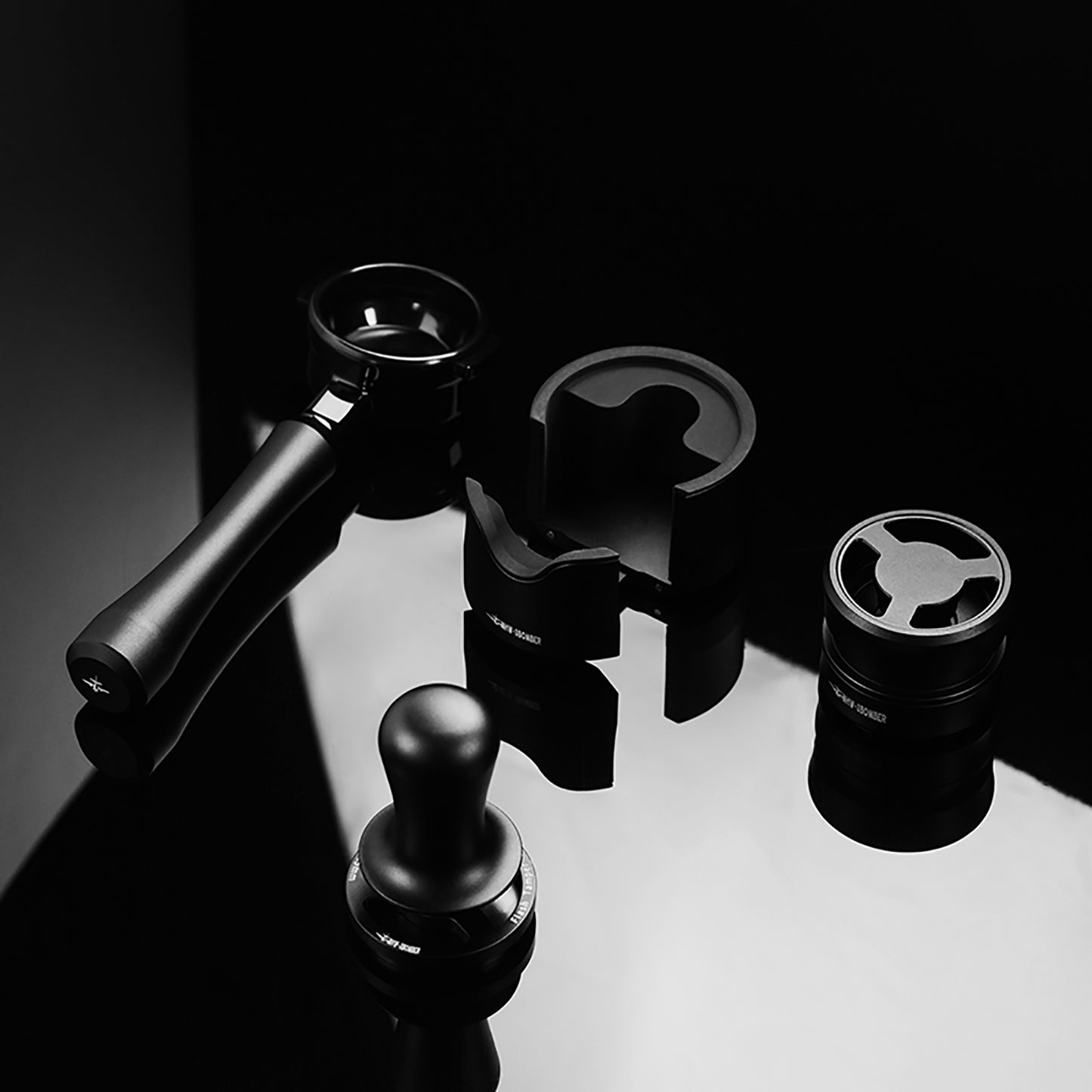 MHW-3BOMBER Astra Collection Constant Pressure Tamper 58.5 mm