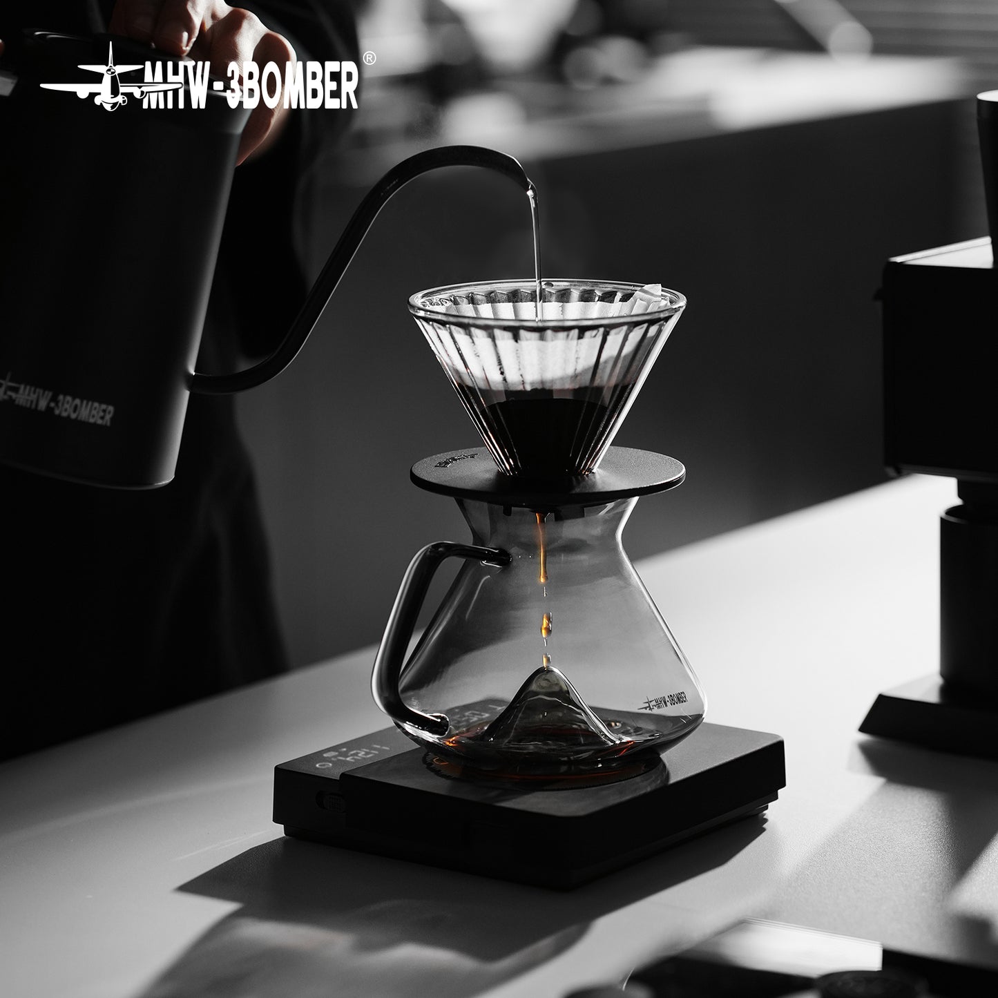 MHW-3BOMBER Hill Coffee Server