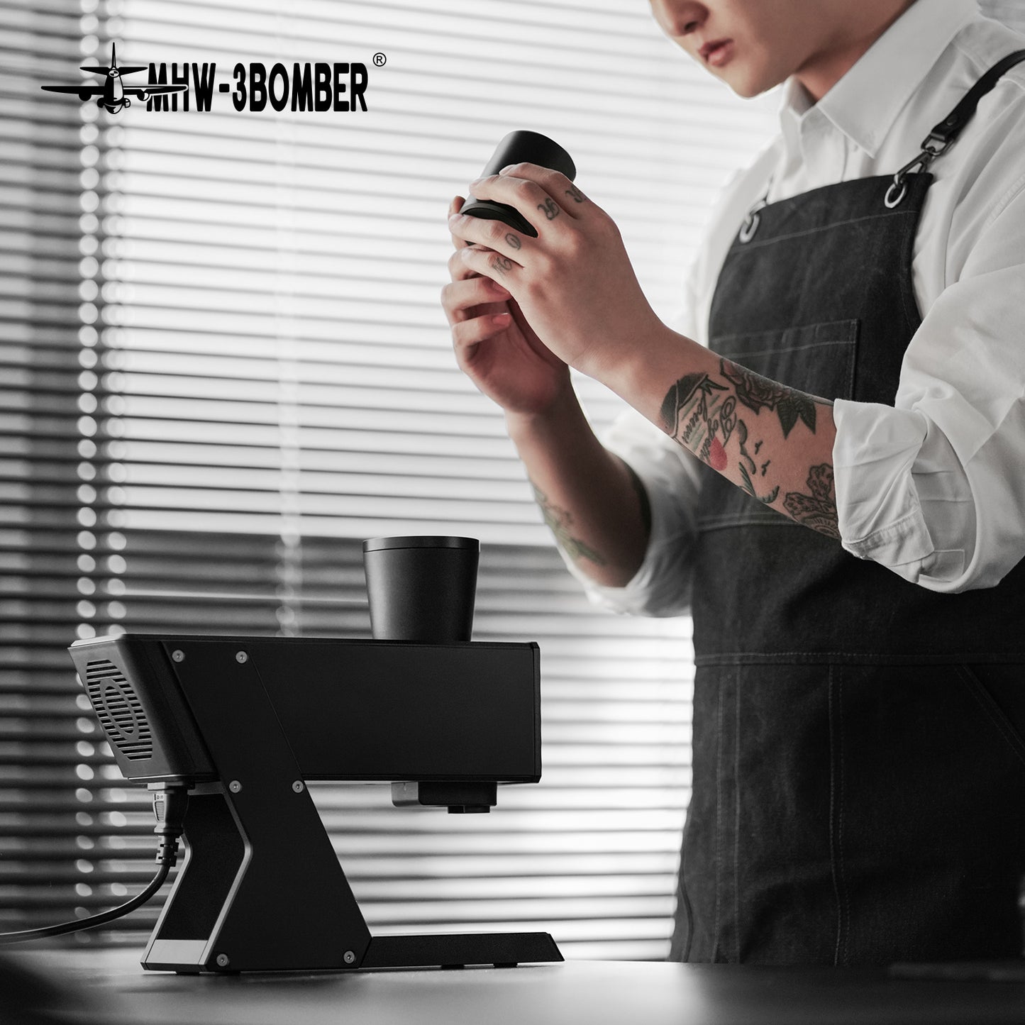 MHW-3BOMBER F74 Navigator Electric Coffee Grinder - White