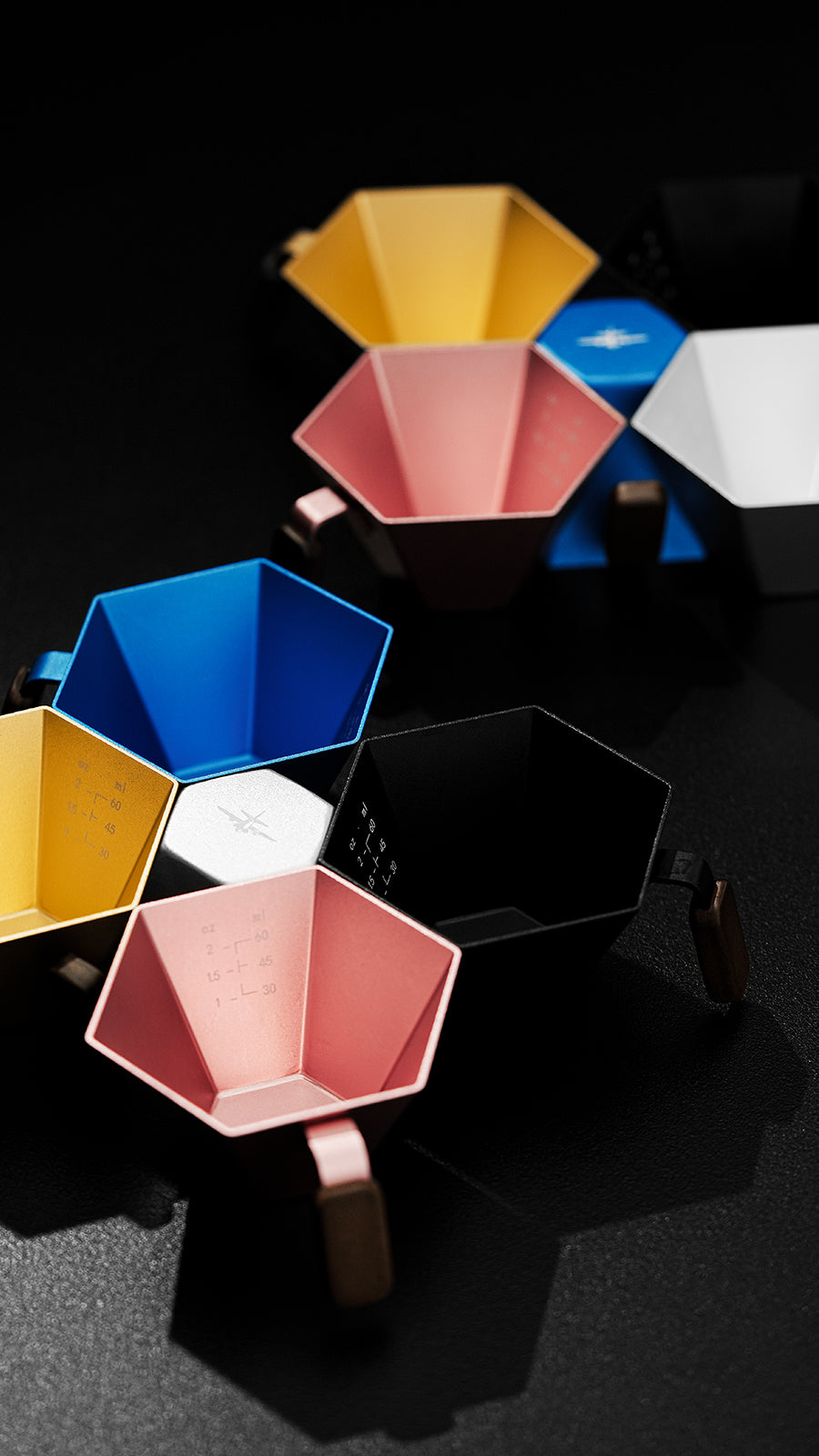 MHW-3BOMBER Prism Measuring Cup - Silver