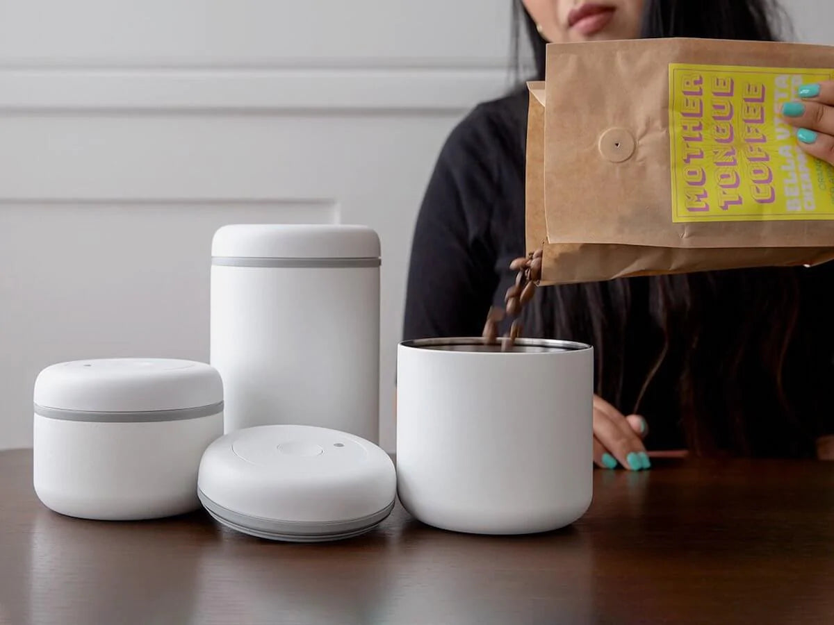 Fellow Atmos Vacuum Canister 700ml White Raw Plus Coffee